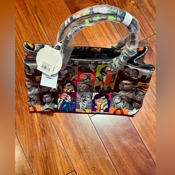 Vinyl Purse With Magazine Covers Obama Michelle & Barak NWT stylish. - Picture 3 of 4